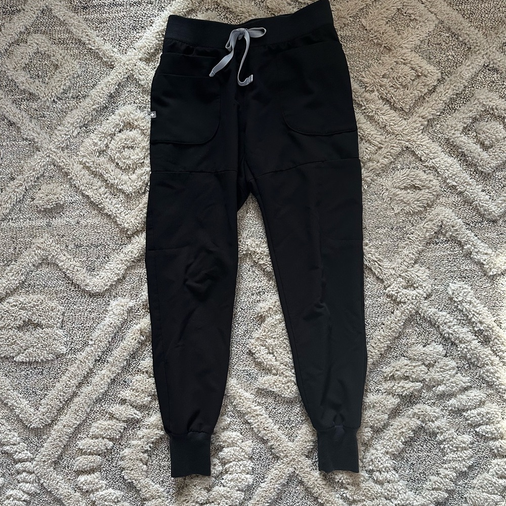 Black Figs Nepal Skinny Jogger Scrub Pant